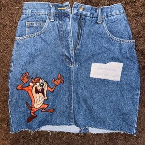 Looney Tunes ‘Taz’ Denim Mid-Rise Jean Skirt